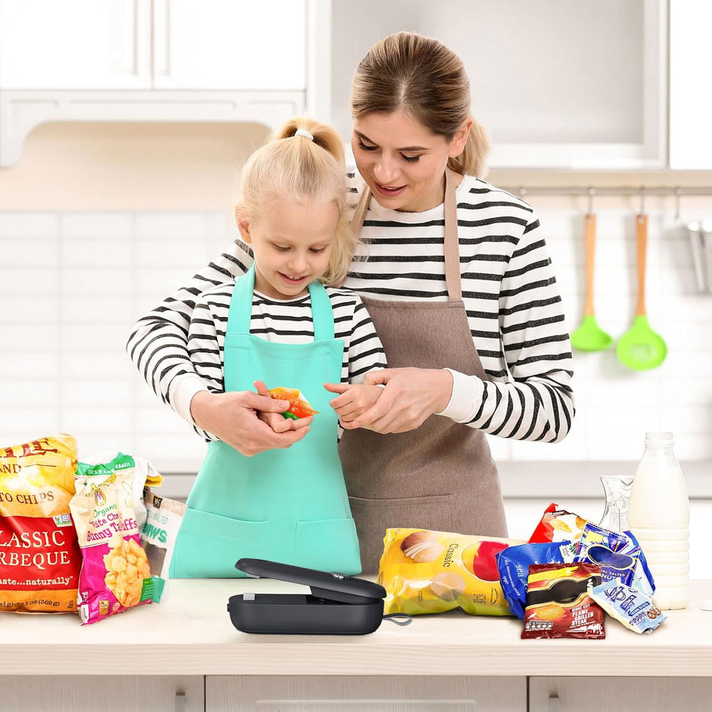 “FEPPO 2-in-1 Mini Bag Sealer & Cutter – Portable Snack Resealer 🔋 Batteries Included”